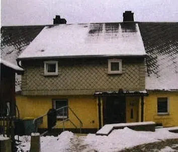 Einfamilienhaus mit Nebengebäuden