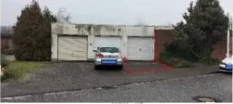 Wohnhaus mit Garage