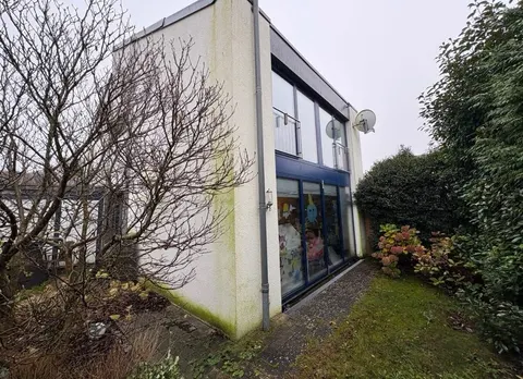Doppelhaushälfte mit Carport