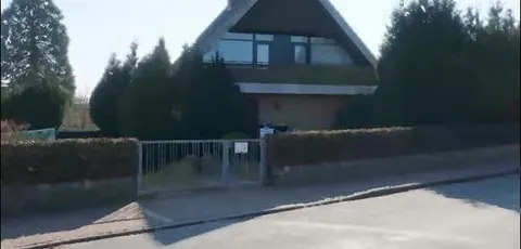 Einfamilienhaus mit Carports/Überdachungen