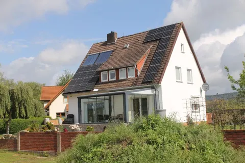 Einfamilienhaus mit Garage