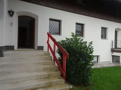 zweigeschossige 3-Zimmer-Wohnung im Erd- und Untergeschoss · 3 Zimmer · 132,43 m²