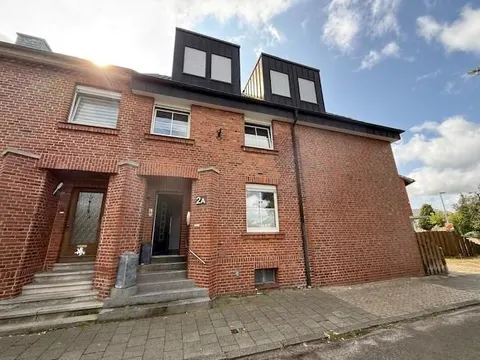 Zweifamilienhaus mit Anbau