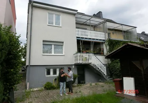 Zweifamilienhaus in Siegburg-Deichhaus