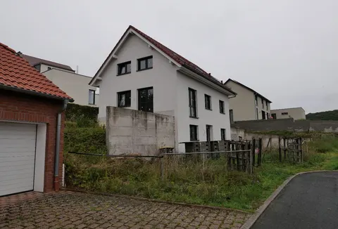 Rohbau Einfamilienhaus mit Fertigstellungsbedarf
