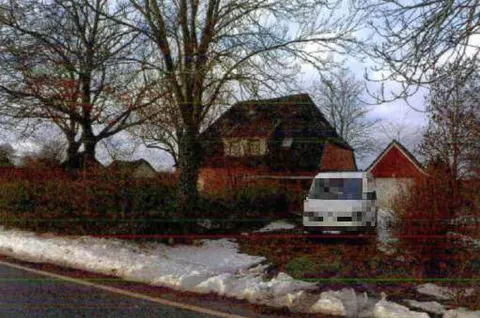 Einfamilienhaus mit Nebengebäuden