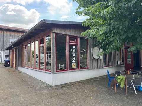 Werkstattgebäude mit Nebengebäuden