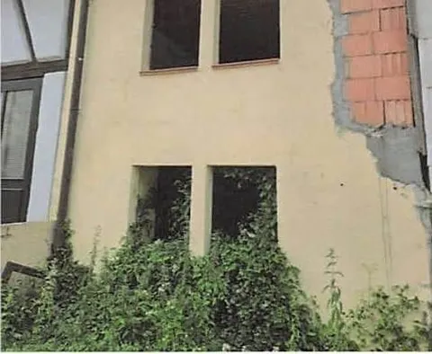 Mehrfamilienhaus im Bau