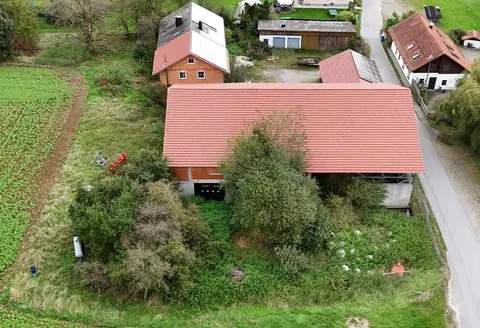 Landwirtschaftliches Anwesen mit Hofstelle