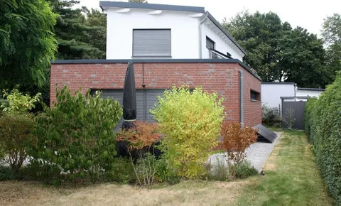 Einfamilienhaus mit Garage