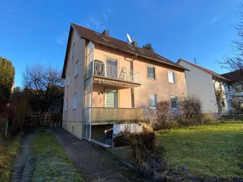 Mehrfamilienhaus mit Doppelgarage