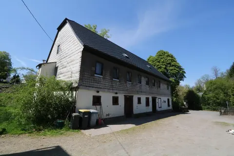 Zweiseithof mit Wohnstallhaus und Scheune