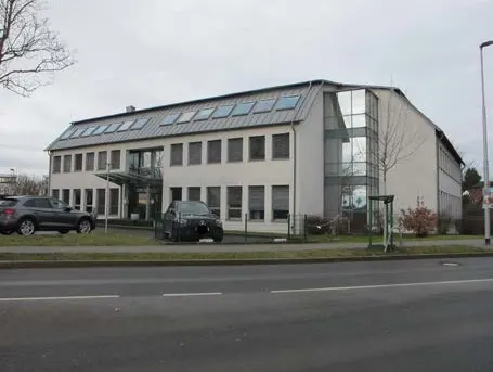 Bürogebäude mit Tiefgarage