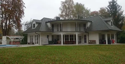 Einfamilienhaus mit Doppelgarage