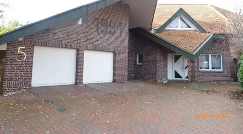 Einfamilienhaus mit Garage