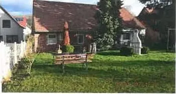 Sanierungsbedürftiges Zweifamilienhaus