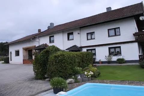 Einfamilienhaus mit Einliegerwohnung