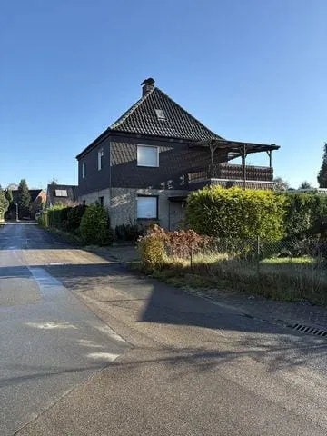 Einfamilienhaus mit Wirtschaftsanbau