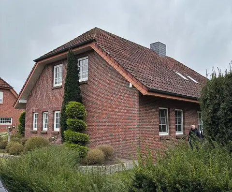 Einfamilienhaus mit Garage