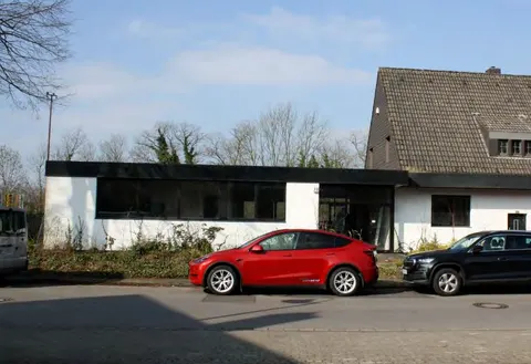 Baugrundstück mit drei Abbruchgebäuden in Ratingen-Breitscheid