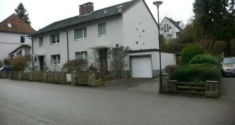 Doppelhaushälfte mit Garage