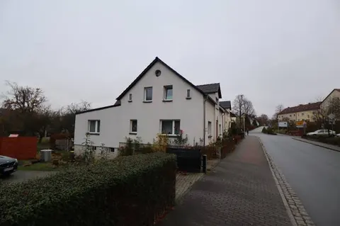 Einfamilienhaus mit Garage