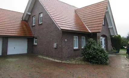 Einfamilienhaus mit Garage in Eversmeer