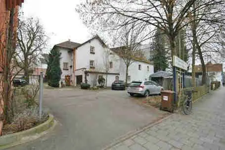 Grundstück mit Altbestand zur Neubebauung
