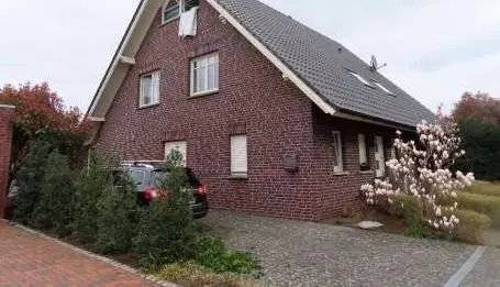 Einfamilienhaus mit Garage