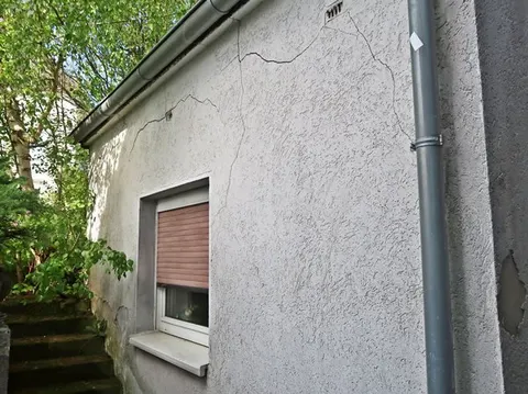 Renovierungsbedürftiges Reihenmittelhaus