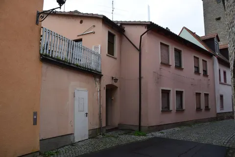 Sanierungsbedürftiges Einfamilienhaus im Stadtzentrum