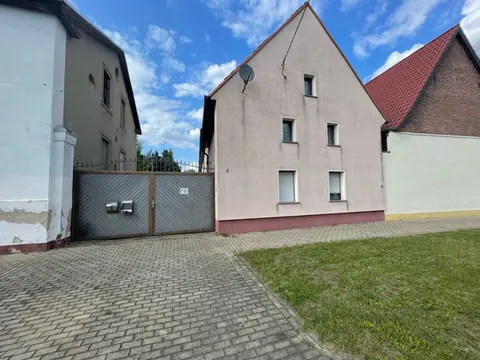 Einfamilienhaus mit Anbau