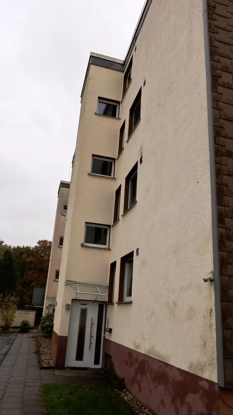 Eigentumswohnung (Wohnungserbbaurecht) mit Sanierungsbedarf