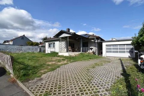 Sanierungsbedürftiges Einfamilienhaus
