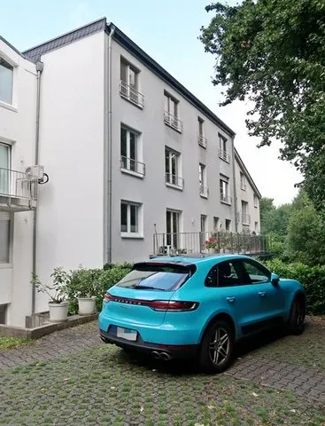 Eigentumswohnung mit PKW-Stellplatz