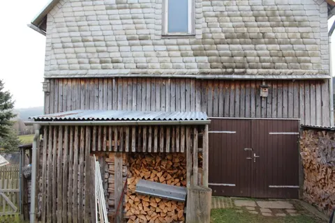 Grundstück mit Scheune und Garage
