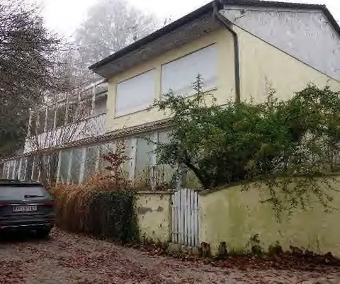 Einfamilienhaus mit Carport