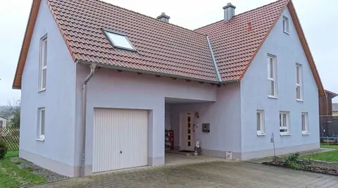 Einfamilienhaus mit Garage