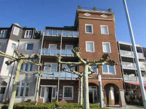 Wohn- und Geschäftshaus an der Rheinpromenade