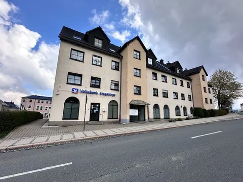 Gewerbeeinheit (z.B. Laden, Büro) · 42 WE