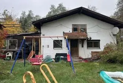 Sanierungsbedürftiges Einfamilienhaus im Außenbereich
