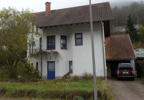 Einfamilienhaus mit Garage