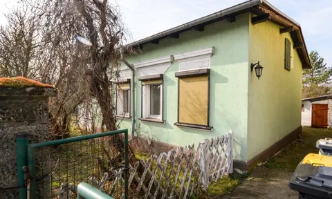 Einfamilienhaus mit Nebengebäuden