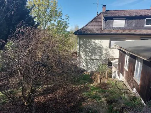Doppelhaushälfte mit Garage