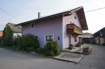 Landwirtschaftliche Liegenschaft mit Wohnhaus und Nebengebäuden