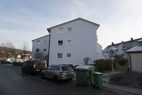 Eigentumswohnung mit Stellplatz und Miteigentumsanteil