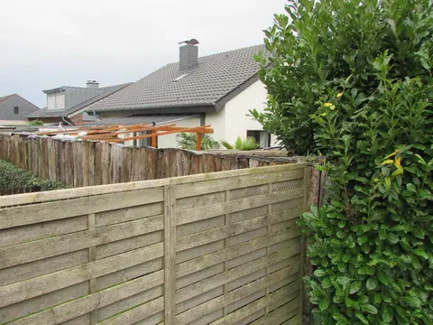 Einfamilienhaus mit Garage