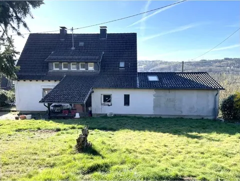 Einfamilienhaus mit Einliegerwohnung