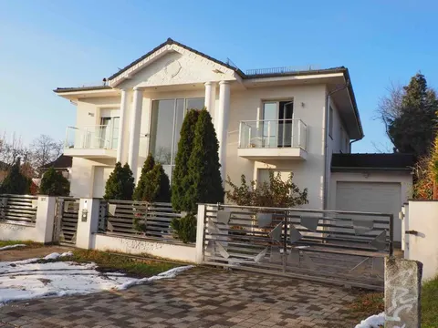 Einfamilienhaus · 4 Zimmer · 230 m²