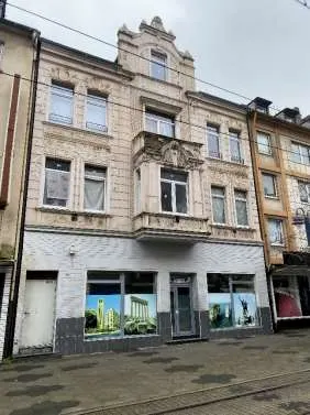 Wohn- und Geschäftshaus mit Nutzungsuntersagung